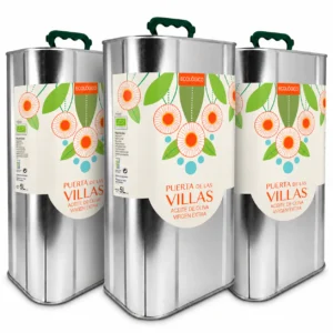 Tres latas de 5 litros de aceite Picual Envero Ecológico Puerta de Las Villas sobre fondo blanco