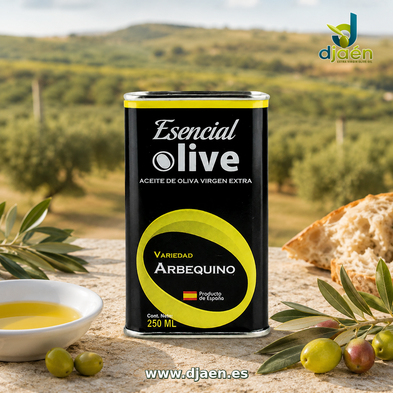 Lata Esencial Olive Arbequino de 250 ml con pan, aceitunas y un cuenco blanco de aceite ante un olivar