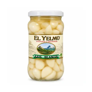 Tarro de cristal de ajos blancos El Yelmo de 200 g sobre fondo blanco